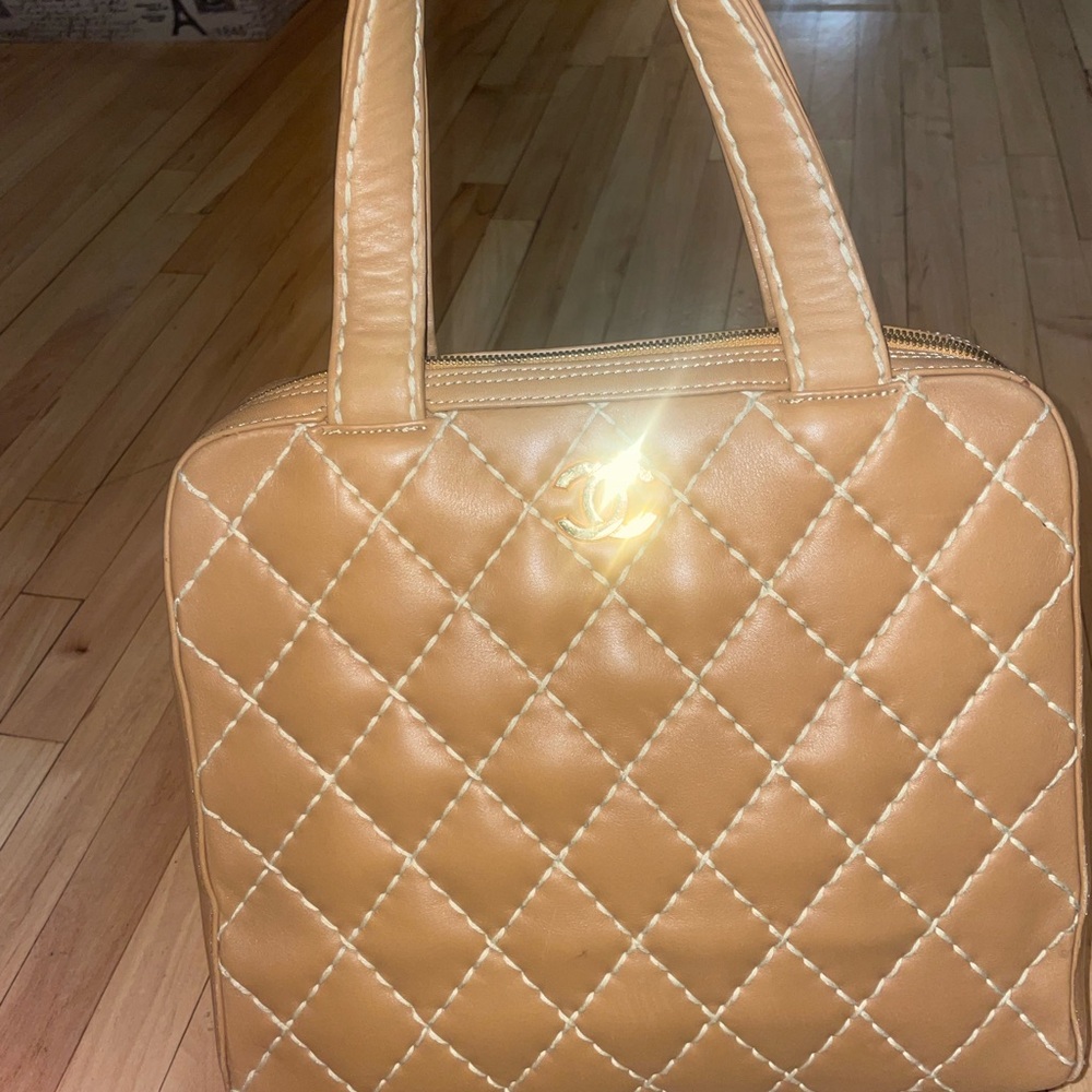 Chanel Quilted Leather Handbag - Tan